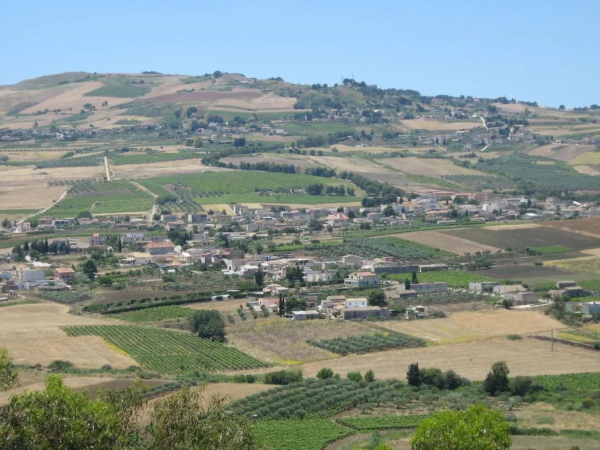 Villa Violetta Buseto Palizzolo 3*,  Italy